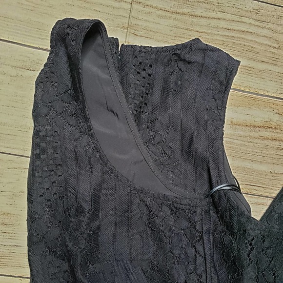 VINCE CAMUTO navy blue lace sleeveless jumpsuit 6 - Picture 4 of 11